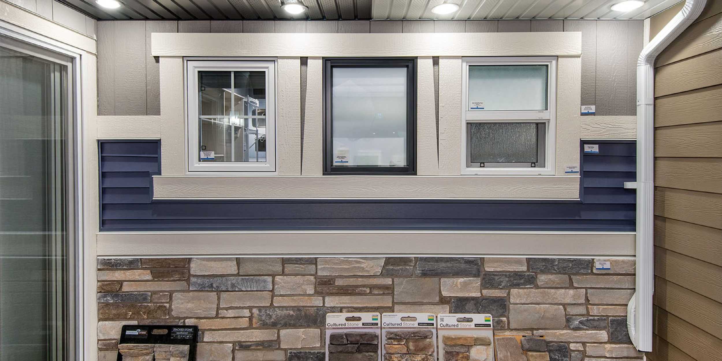 Horizontal Railing - Design Q Edmonton - Qualico Design Centre