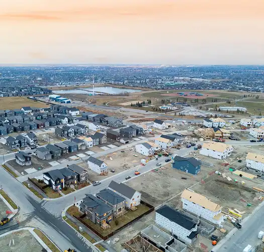 909 Chinook Winds Meadow SW, Airdrie, AB, photo 4 of 6